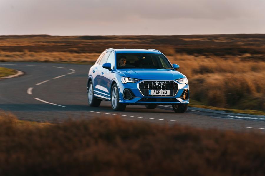  Audi Q3 35 TFSI S-Line (8U) 2018 года  (UK) (фото 34 из 40)